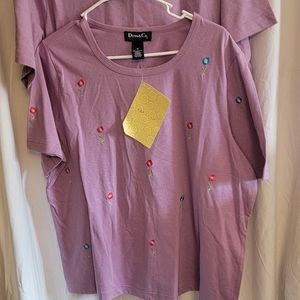 2 Women's Shirt Sleeve Tops